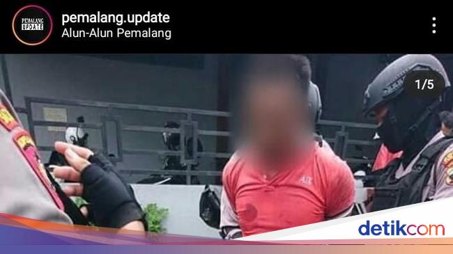 Viral Foto Pria Bakar Al-Qur'an di Pemalang, Polisi: Kami Cek Dulu - Detiknews