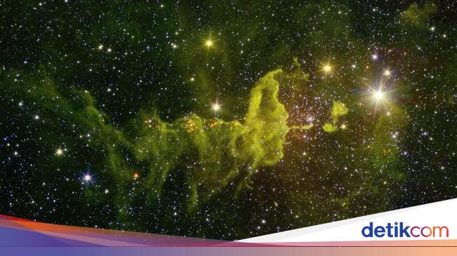 Scientists Discover Mysterious Cosmic Flash: Fast Radio Bursts (FRBs) and Their Origins