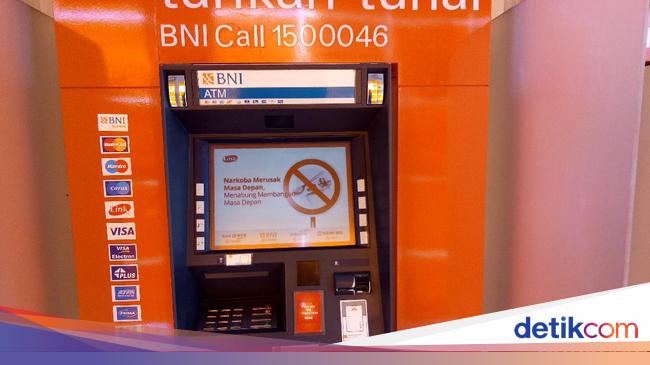 Atm Pecahan Rp 20 Ribu Jadi Nostalgia Bagi Mahasiswa Era 90 An Atm Pecahan Rp 20 Ribu Jadi Nostalgia Bagi Mahasiswa Era 90 An