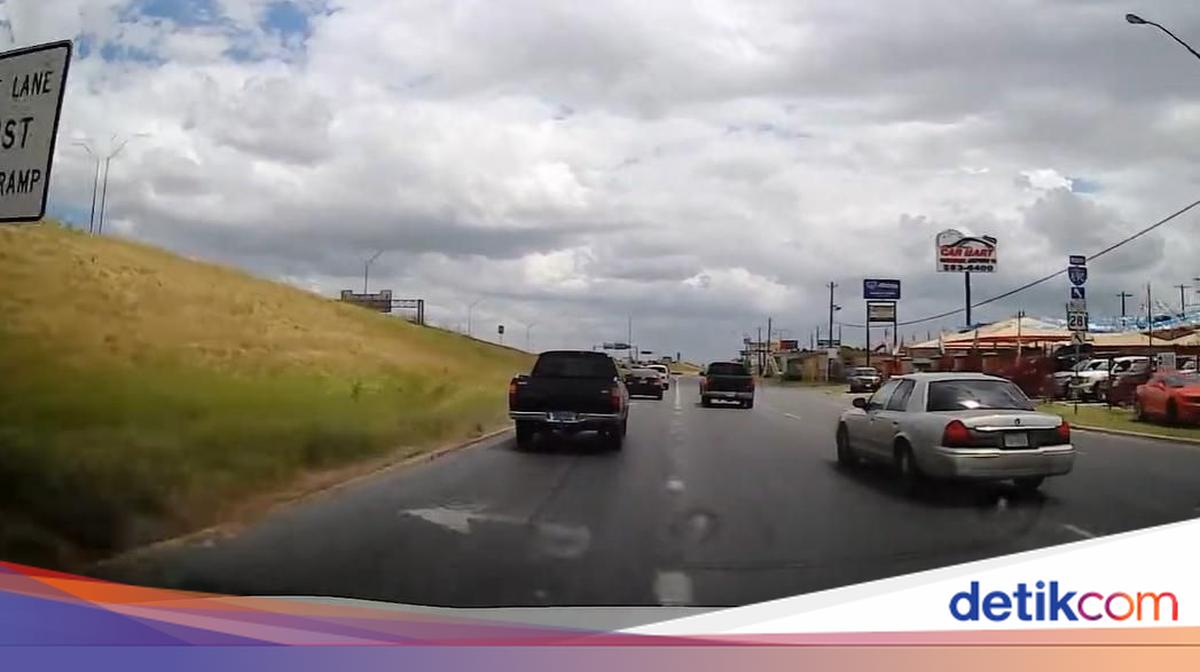 Sering Bikin Was-was, Pasang Dashcam di Mobil Harus Potong Kabel Bawaan?