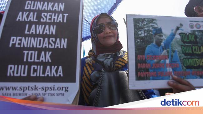 Omnibus Law Dan Kekeliruan Menafsir Investasi