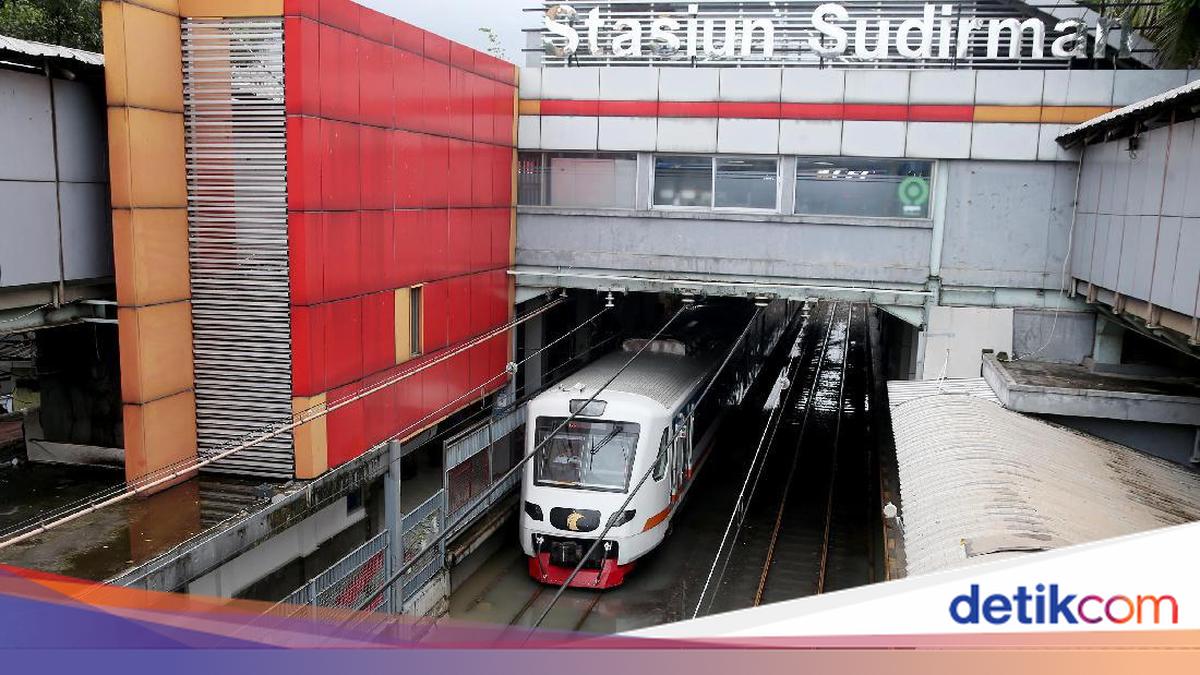 Viral Keributan Antar-penumpang di Stasiun Sudirman, Langsung Dilerai