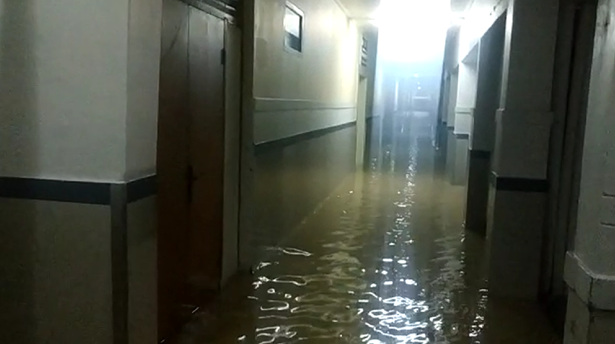 Pertama dalam Sejarah, Ruang Radiologi RSCM Kebanjiran