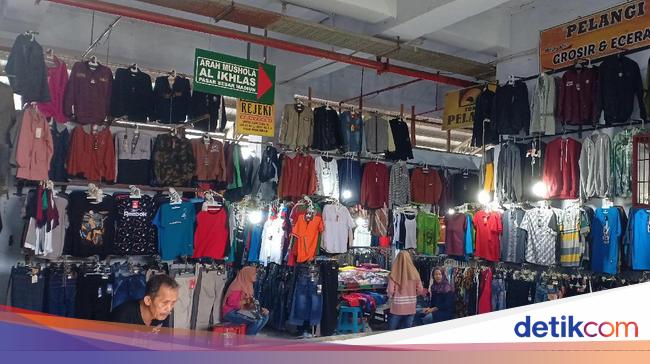 Cerita Perempuan Cantik Curi Celana Dalam Pria di Pasar Cerita Perempuan Cantik Curi Celana Dalam Pria di Pasar