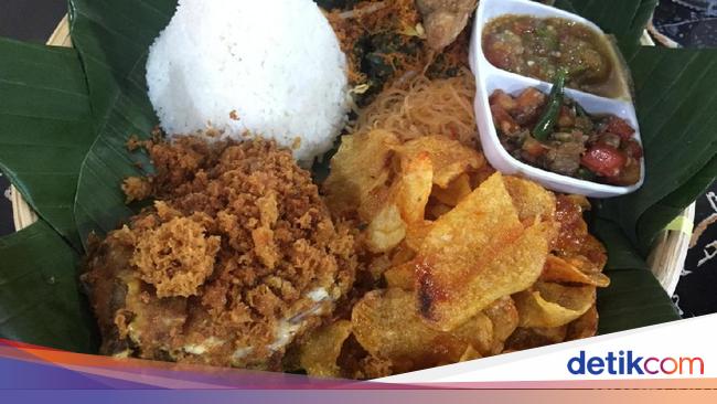 Ayam Penyet Favorit Orang Medan Ini Pakai Sambal Cacadut 