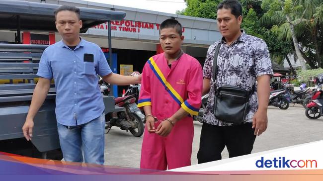 Pelaku Begal Pedagang Nasi Uduk Pakai Pedang yang Viral di Palembang Ditangkap - detikNews