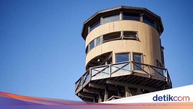 Unik, Menara Air Disulap Jadi Rumah Mewah di Pinggir Laut