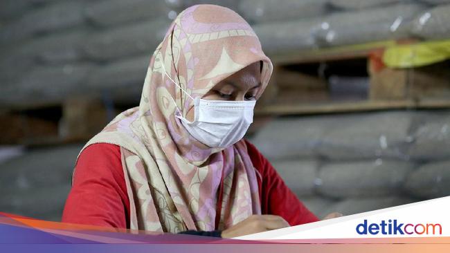 Penting Nih Tips Pakai Masker Earloop Untuk Hijabers