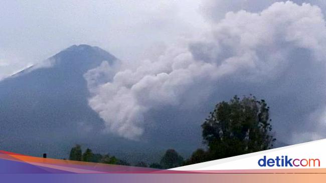 Gunung Semeru Satu Dari Ratusan Gunung Berapi Di Indonesia