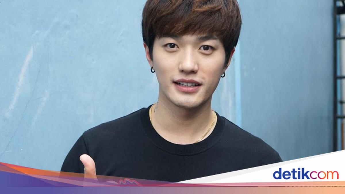 Lee Jeong Hoon Lebih Dekat dengan Anak Usai Dampingi Kuliah di AS