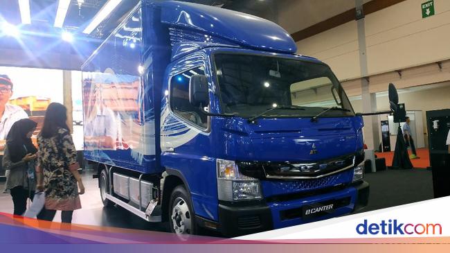 Mitsubishi Fuso Pamer Truk Listrik Pertama di Indonesia Mitsubishi Fuso Pamer Truk Listrik Pertama di Indonesia
