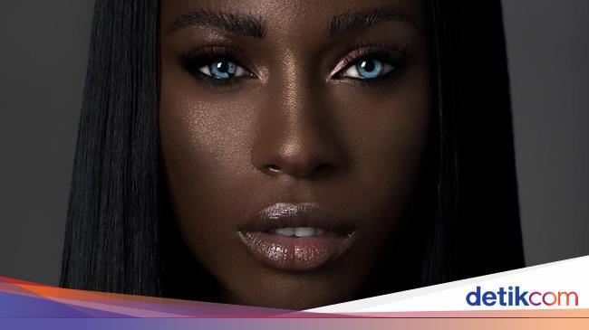 Kecantikan Unik Jalicia, Model Kulit Hitam dengan Mata Biru Alami