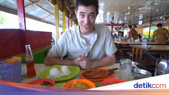 Jelajahi Padang Bule Ini Cicip Rendang Jengkol Ayam Pop Jelajahi Padang Bule Ini Cicip Rendang Jengkol Ayam Pop