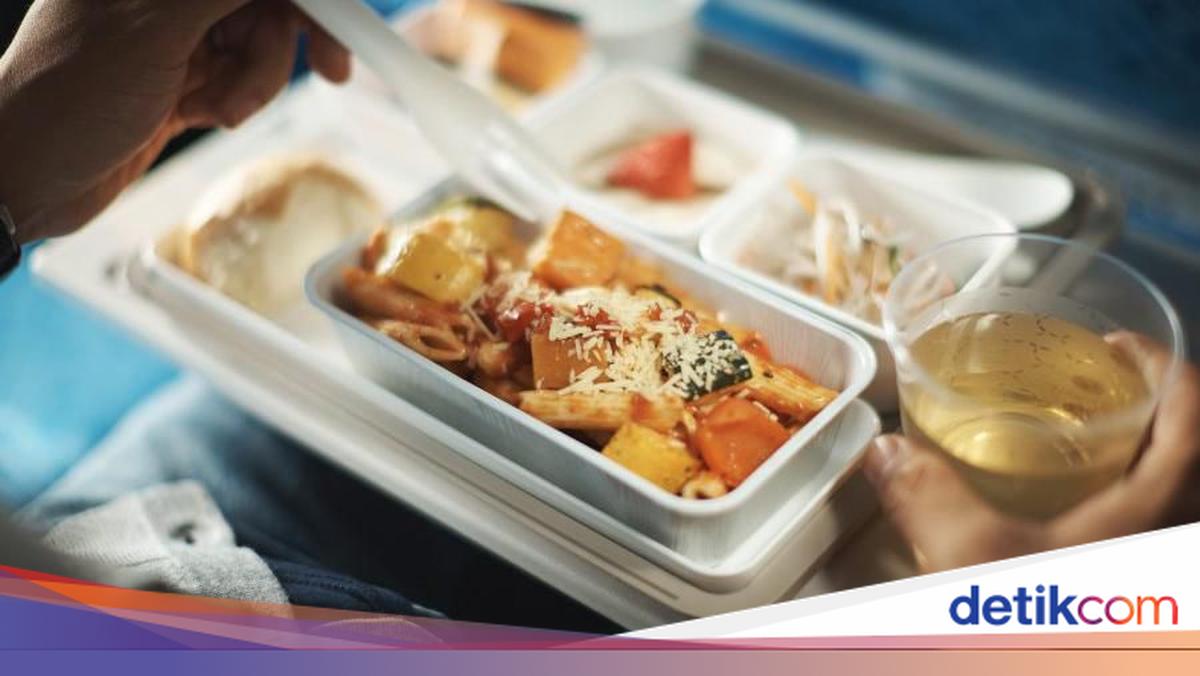 proses menarik cara kerja penyiapan makanan di pesawat... Melihat Kesibukan di Dalam Dapur Pesawat Terbesar di Dunia