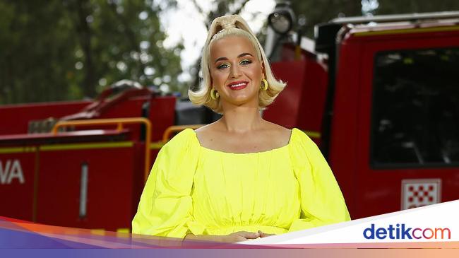 Aksi Katy Perry Berubah Jadi Stiker I Voted