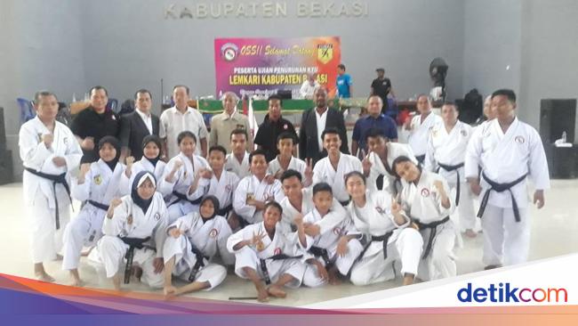 261 Karateka Se Bekasi Ikuti Ujian Kenaikan Tingkat
