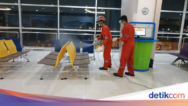 Sarana Dan Fasilitas Bandara Juanda Terus Disemprot Disinfektan