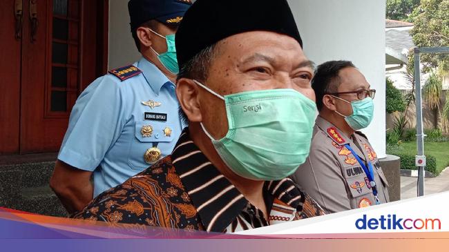 Sanksi Penurunan Pangkat Penahanan Gaji Menanti Asn Di Bandung Yang Mudik