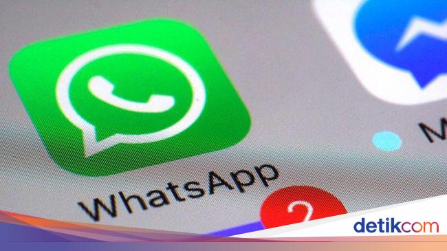Download Free Ini Cara Pakai Whatsapp Video Call 8 Orang Biar Nggak Bosan Di Rumah PSD Mockup Template