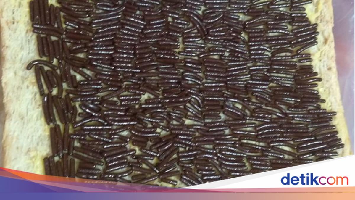 Gabut di Rumah Aja, Netizen Ini Menata Butiran Meses Cokelat di Atas Roti