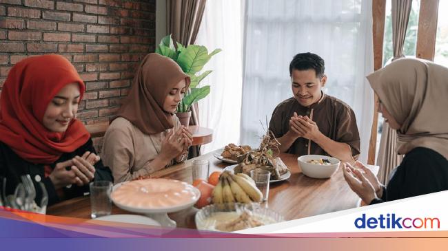 Hindari Konsumsi 5 Jenis Makanan Ini Saat Sahur Biar Nggak Cepat Lapar Hindari Konsumsi 5 Jenis Makanan Ini Saat Sahur Biar Nggak Cepat Lapar