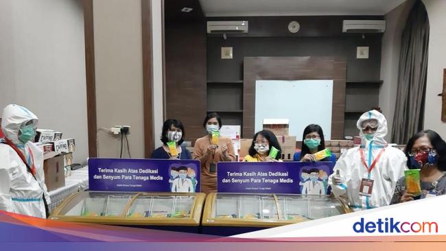 Donasi 500 000 Es  Krim  Aice  Dukung Psikologis Tenaga 