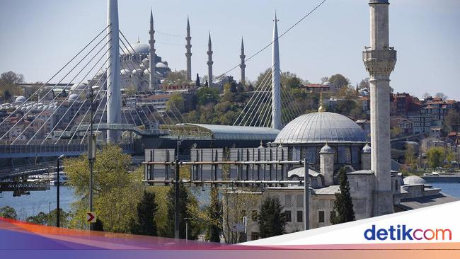 5 Wisata Bangunan Bersejarah Istanbul Yang Tak Jauh Dari Hagia Sophia