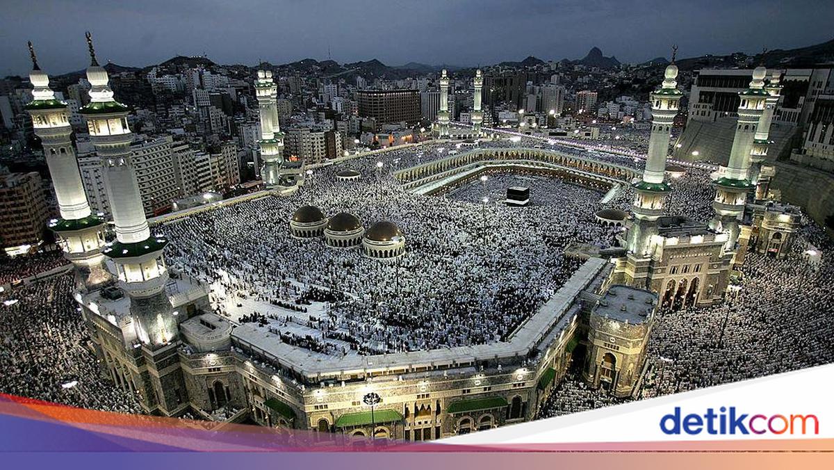Rekomendasi tempat bersejarah di Madinah untuk jemaah haji, mulai dari masjid hingga situs penting dalam sejarah Islam.

Via: @detikHikmah