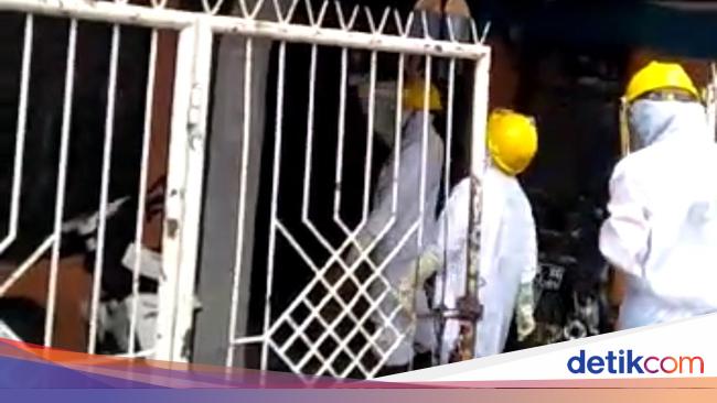 Viral Video Paramedis Ber-APD Datangi Indekos Bandung, Begini Ceritanya - Detiknews