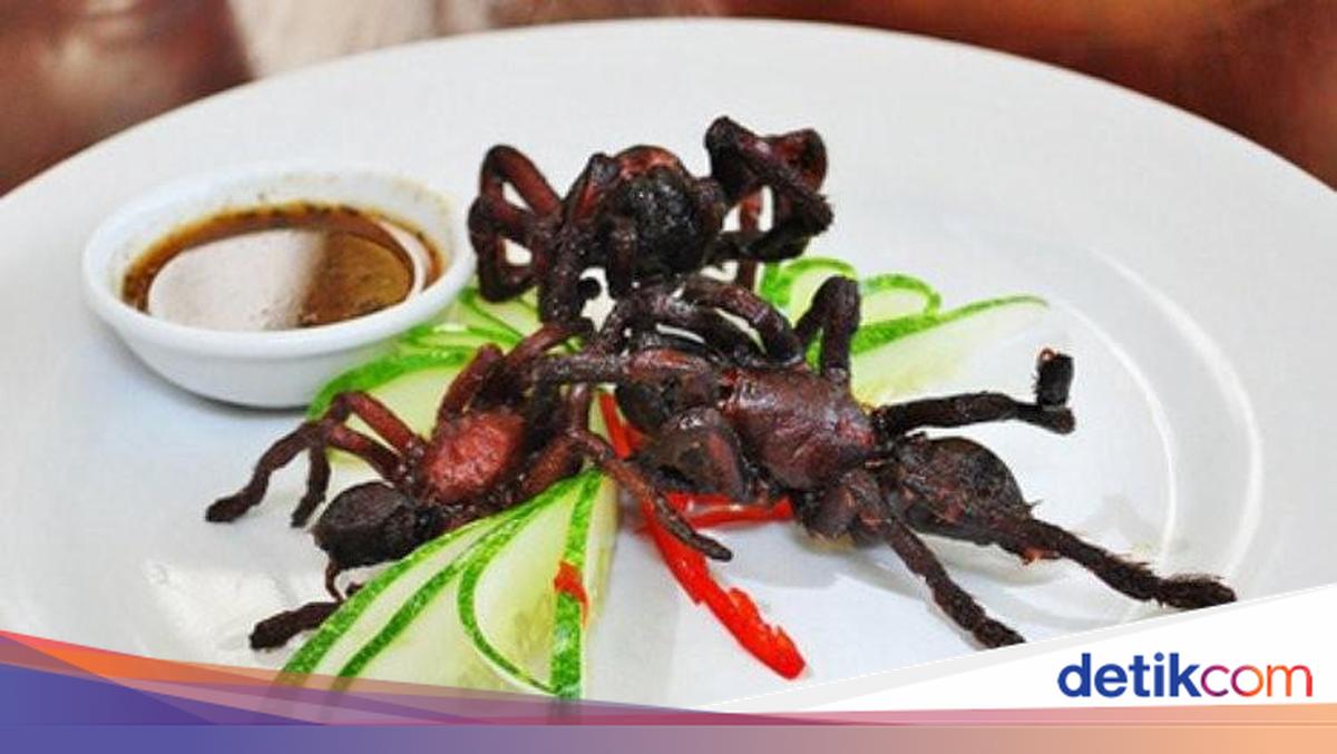 Hii..! Makanan Serba Tarantula Ini Bikin Merinding
