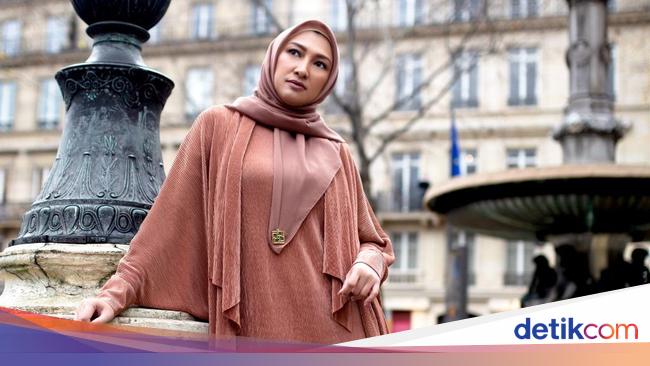 7 Koleksi  Premium Baju  Muslim  Ivan  Gunawan  yang Dirilis 