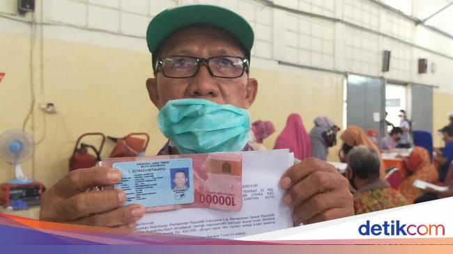 Semringahnya Warga Surabaya Terima Blt Rp 600 Ribu