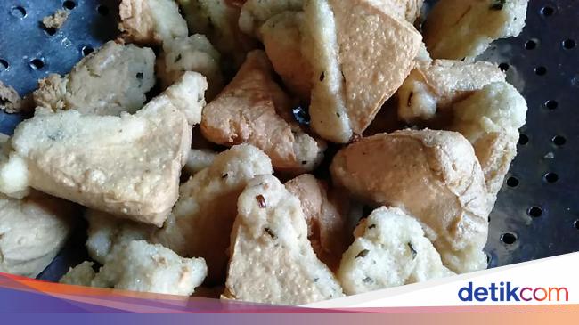 Penjual Tahu Aci Khas Tegal Tetap Bertahan Di Tengah Pandemi