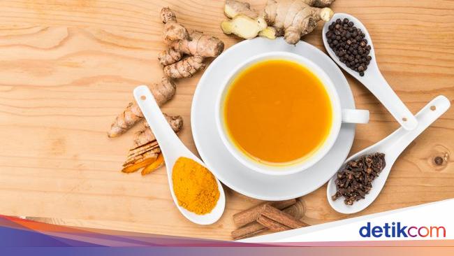 Racik Kunyit dan Lada Hitam Jadi Minuman Peningkat Imunitas