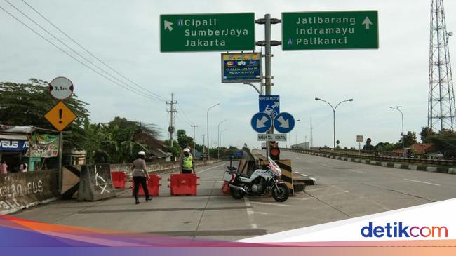 Lima Pintu  Tol  Arah Jakarta di Cirebon  Ditutup