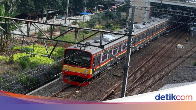 Ada Pejalan Kaki Tertabrak Kereta, KRL Tanah Abang Sempat Tertahan di Kebayoran