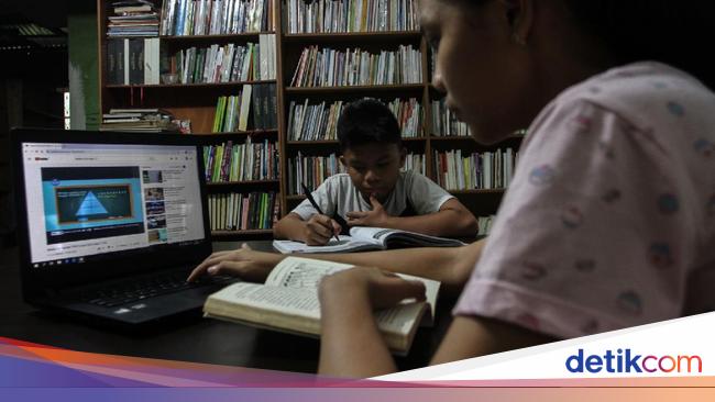 Kemendikbud Siapkan Modul Belajar Jarak Jauh Bagi Siswa