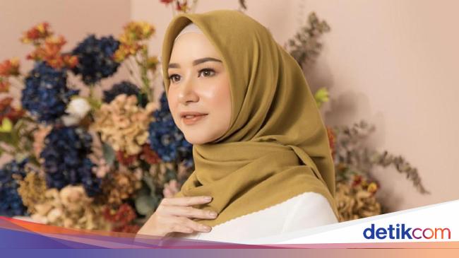 8 Warna  Hijab yang  Cocok  untuk  Kulit  Sawo  Matang 