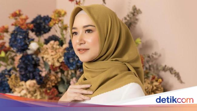 8 Warna Hijab yang Cocok untuk Kulit Sawo Matang 8 Warna Hijab yang Cocok untuk Kulit Sawo Matang