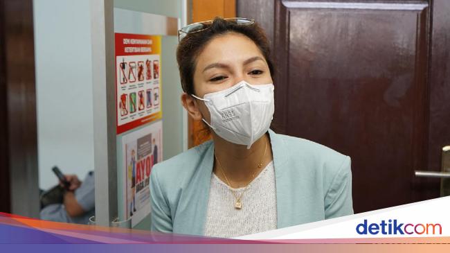 Hapus Tato di Dada Nikita Mirzani Rogoh Kocek sampai Rp Hapus Tato di Dada Nikita Mirzani Rogoh Kocek sampai Rp