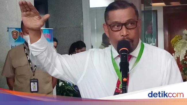 Murad Ismail Dicopot Dari Ketua Pdip Maluku Gegara Istri Masuk Pan