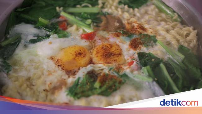 Masak Mie Instan Pakai Air Mentah atau Matang, Kamu Tim Mana?