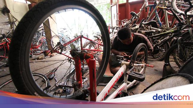 Bengkel  Sepeda  Kebanjiran Pasien Sepeda  Lipat Mendominasi  Bengkel  Sepeda  Kebanjiran Pasien Sepeda  Lipat Mendominasi