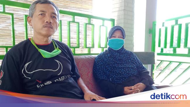 Menabung 17 Tahun Penjual Kerupuk di Klaten Ini 2 Kali Menabung 17 Tahun Penjual Kerupuk di Klaten Ini 2 Kali