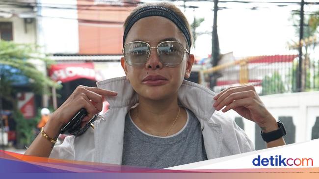 Nikita Mirzani Keranjingan Sepeda Punya 3 Brompton Hingga Nikita Mirzani Keranjingan Sepeda Punya 3 Brompton Hingga