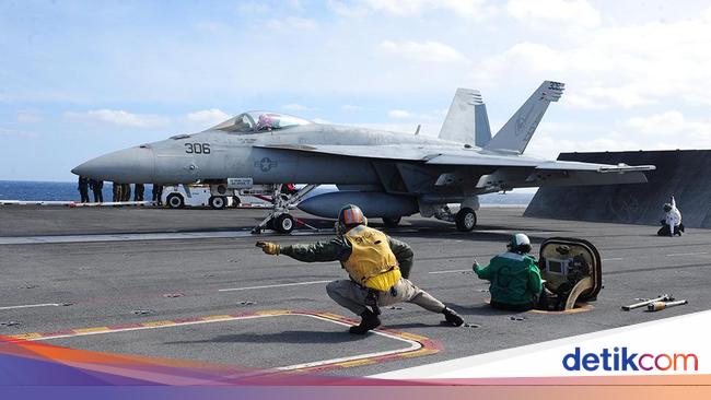 マレーシア、事故後のすべての戦闘機戦闘機F/A-18Dジェット