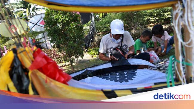 Perajin Layang Layang Melejit Di Masa Libur Sekolah Dan New Normal