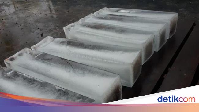 Intip Pabrik Pembuatan Es Balok Untuk Pengawet Ikan