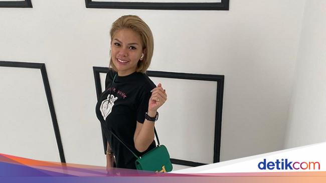 Potret Rumah Mewah Nikita Mirzani Senilai Rp 10 Miliar Potret Rumah Mewah Nikita Mirzani Senilai Rp 10 Miliar