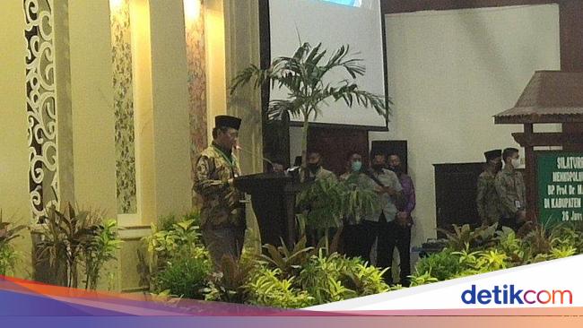 Tetangga Positif Covid 19 Rumah Orang Tua Mahfud Md Di Pamekasan